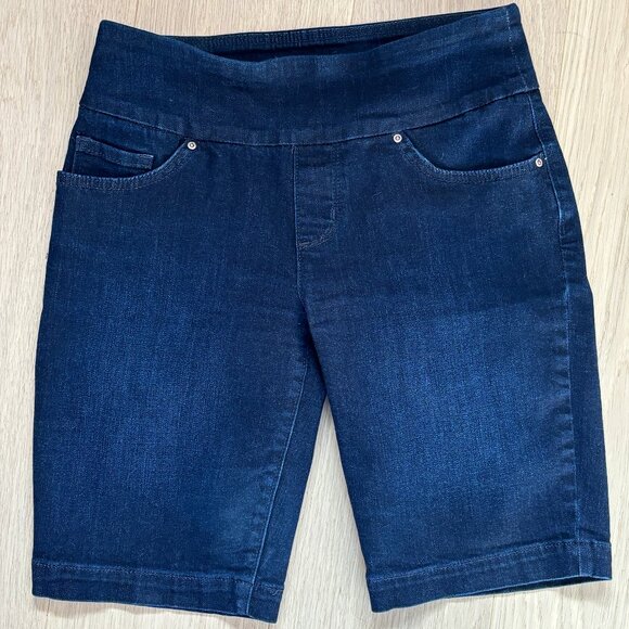 Lee Slim Fit Sculpting Pull-On Bermuda Jean Shorts in Dark Blue Wash - Picture 3 of 9